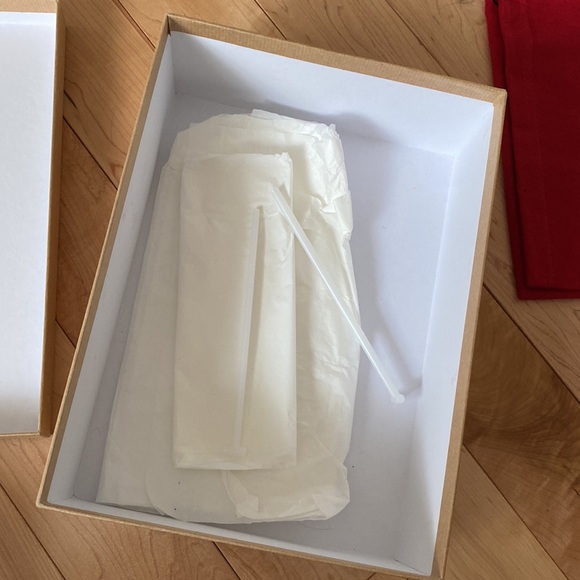 LOUBOUTIN SIZE 36 NUDE - Picture 13 of 15